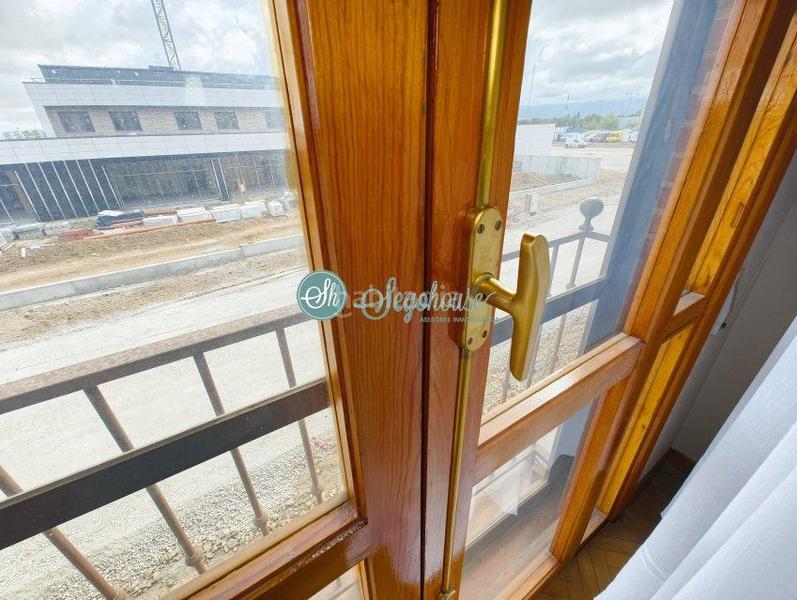 Foto 4031b7f8-1f40-45ce-ba95-977bbd73b91d. Piso  en venta en nueva , 4 dormitorios. en Sector Plaza de Toros Segovia