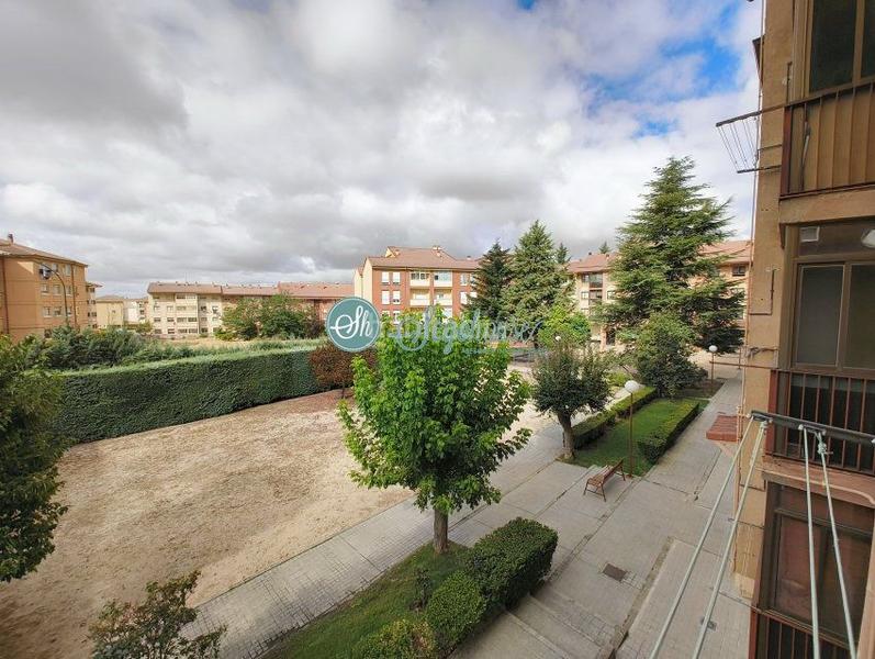 Foto 8c0800f4-30a1-48cc-8307-805b643c7be1. Piso  en venta en nueva , 4 dormitorios. en Sector Plaza de Toros Segovia