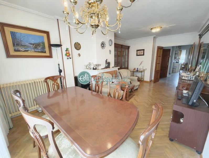 Foto 9d3e42b4-fd67-4379-8c92-141d69b9b3e5. Piso  en venta en nueva , 4 dormitorios. en Sector Plaza de Toros Segovia