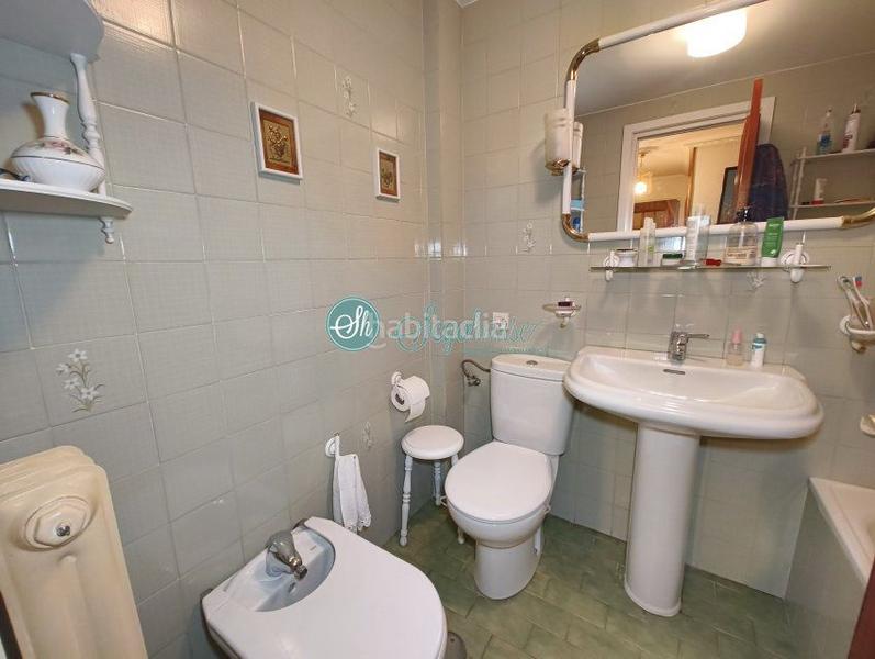 Foto a70e0eae-4976-4f63-b12c-3843d33fd61f. Piso  en venta en nueva , 4 dormitorios. en Sector Plaza de Toros Segovia