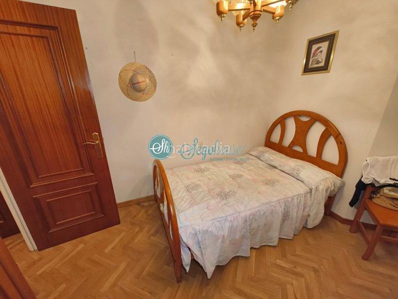 Foto b81e134a-76f8-41e9-9c62-bbff49a3d6c4. Piso  en venta en nueva , 4 dormitorios. en Sector Plaza de Toros Segovia