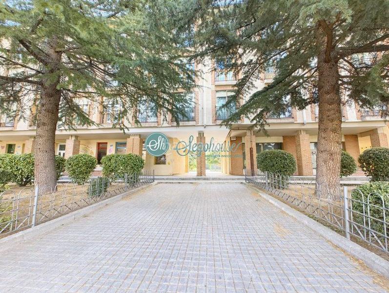 Foto ef991796-99fe-40a6-a0ab-10b797a02d70. Piso  en venta en nueva , 4 dormitorios. en Sector Plaza de Toros Segovia