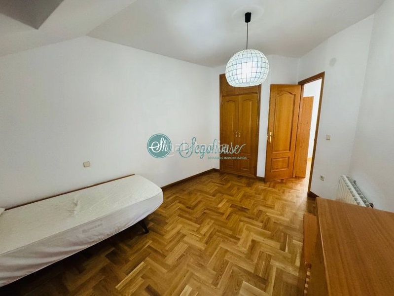 Foto a5461473-f238-46b0-ae9e-5d3fde87b292. Pis amb calefacció a San Lorenzo - San Marcos Segovia