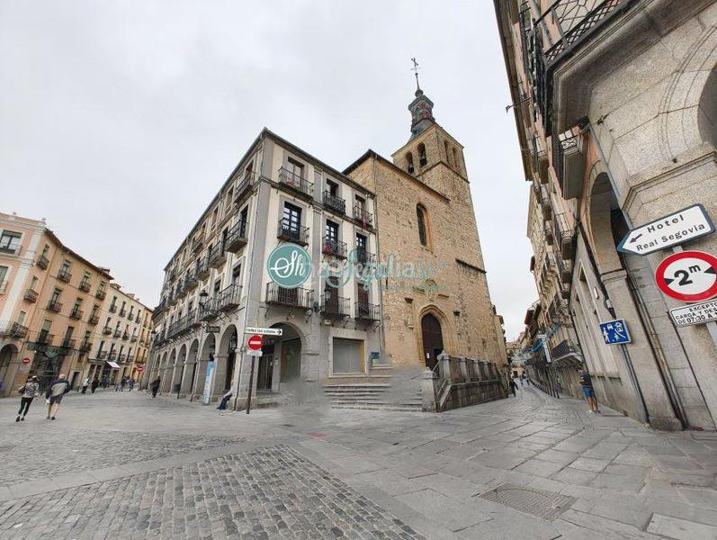 Foto 31a7bad8-ed2c-4de0-a6d1-325fe57ff121. Piso  en venta en casco antiguo, 3 dormitorios. en Segovia