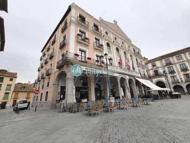 Foto 3b5d6b79-86ed-46d6-9acb-597bd36f4260. Piso  en venta en casco antiguo, 3 dormitorios. en Segovia
