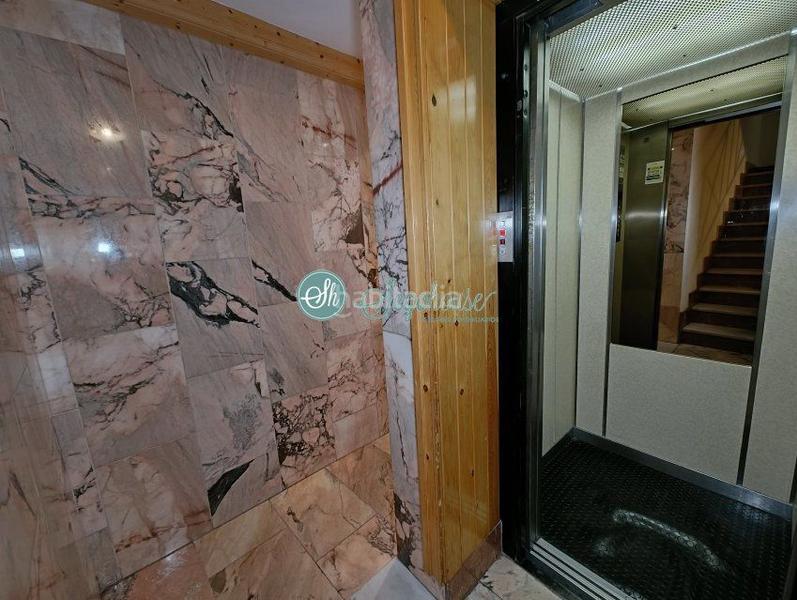 Foto 550ecccc-fe5c-4e75-b7c6-3dc4657966a2. Piso  en venta en casco antiguo, 3 dormitorios. en Segovia