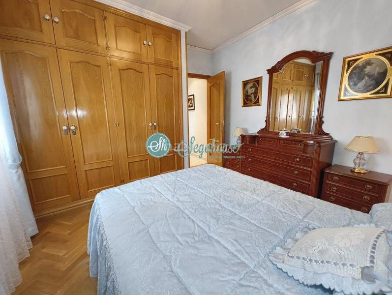Foto 80de62ee-59cd-48c2-9a70-61c53ec94c99. Piso  en venta en casco antiguo, 3 dormitorios. en Segovia