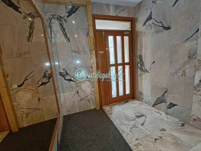 Foto c040b49f-6403-4b60-a040-b4ae5e23ca2d. Piso  en venta en casco antiguo, 3 dormitorios. en Segovia