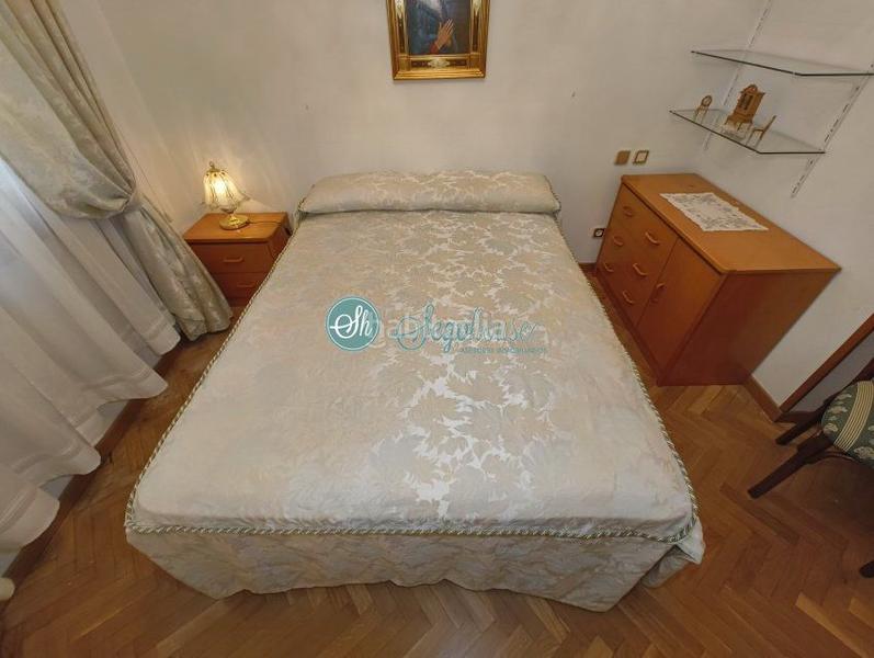 Foto e449a681-eb84-4b95-beeb-69a8cb755be7. Piso  en venta en casco antiguo, 3 dormitorios. en Segovia
