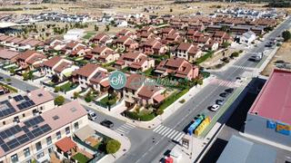 Xalet a Palazuelos de Eresma. Chalet en venta en carrascalejo, 4 dormitorios.