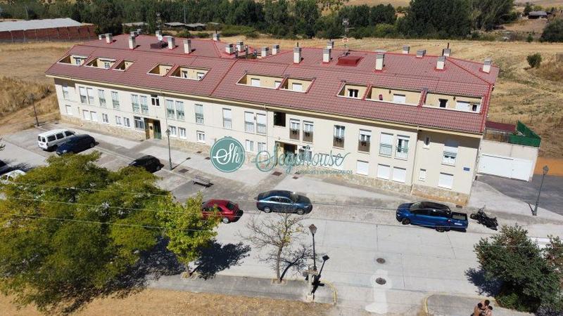 Foto 056e80d6-4e0d-47aa-9039-707ef064af4a. Etagenwohnung mit heizung parking in Bernuy de Porreros
