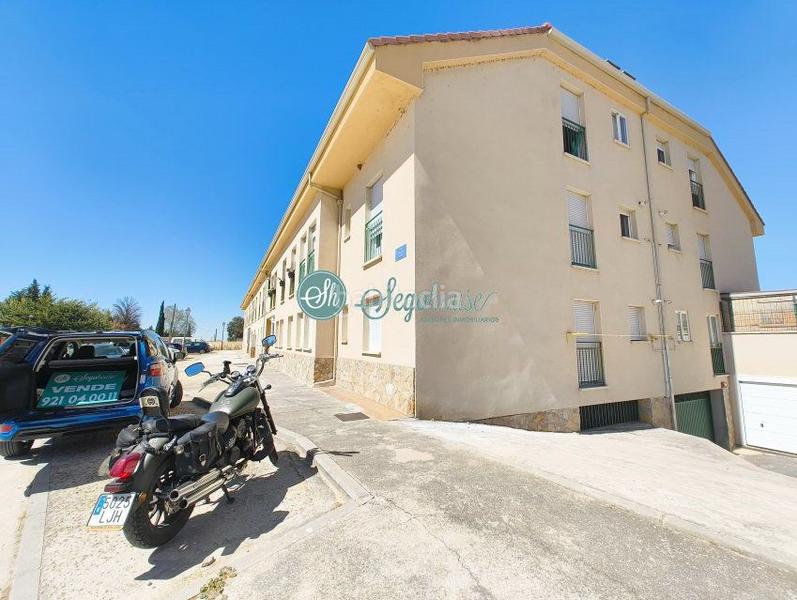 Foto 4376f53a-a166-451f-ad35-46887001e517. Etagenwohnung mit heizung parking in Bernuy de Porreros