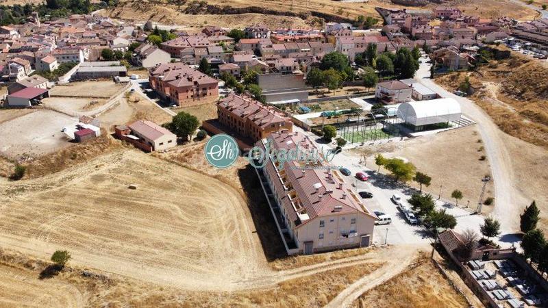 Foto 82e2be7f-9366-4af6-8328-d009b2b77670. Etagenwohnung mit heizung parking in Bernuy de Porreros