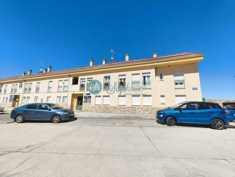 Foto d4868147-7903-4d1f-b5d1-1b31bdbc06c1. Etagenwohnung mit heizung parking in Bernuy de Porreros