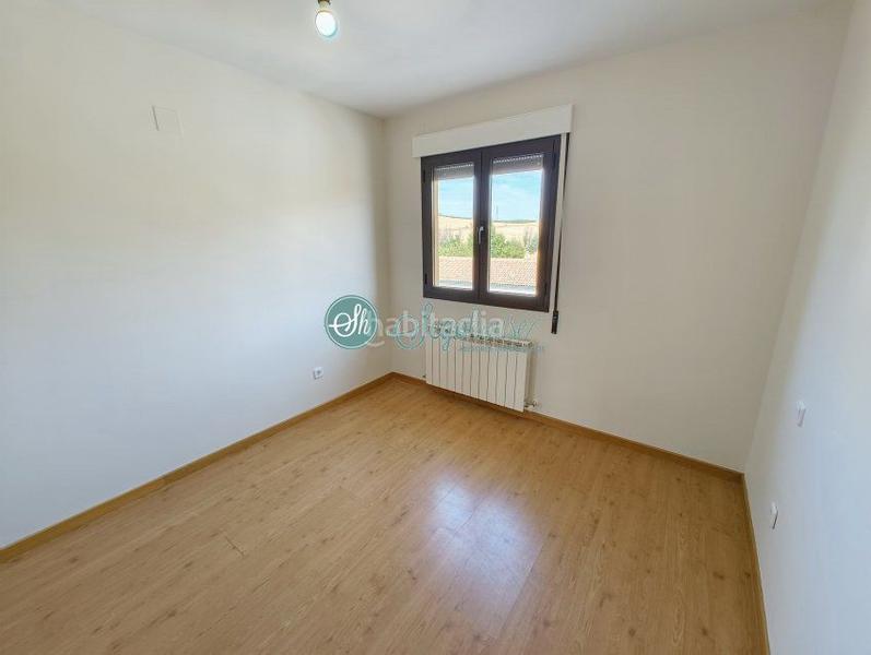 Foto 2457bc48-b74f-4739-b270-f8677cda8c7c. Chalet with heating in Área Rural Segovia