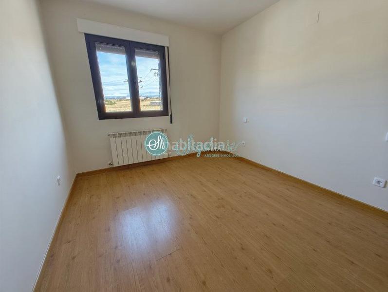 Foto 842202ba-a515-429a-8fdf-0c574c5d6465. Chalet with heating in Área Rural Segovia