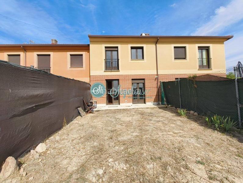 Foto 9a926a42-47ca-4cae-8760-3466bc663b9d. Chalet with heating in Área Rural Segovia