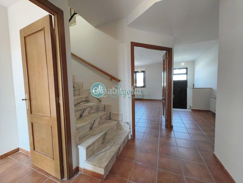 Foto bde9ef93-df96-4a11-aeaf-a0fe5072a595. Chalet with heating in Área Rural Segovia