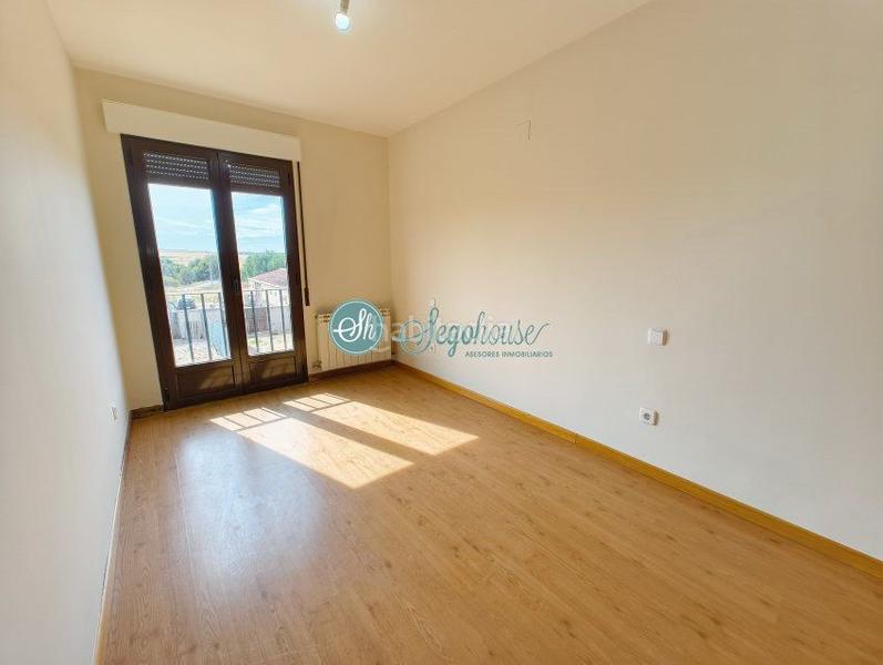 Foto d15200f9-1138-4ba3-ab6c-68564c5e4815. Chalet with heating in Área Rural Segovia