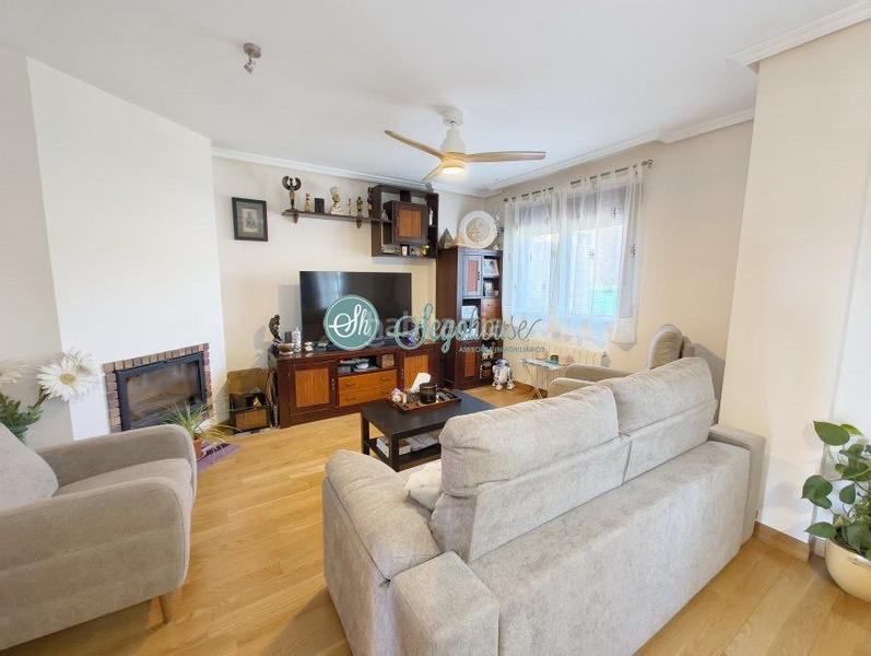 Foto 66cfcc96-5740-48b3-9220-952f3aa09656. Chalet con riscaldamento parcheggio in Área Rural Segovia