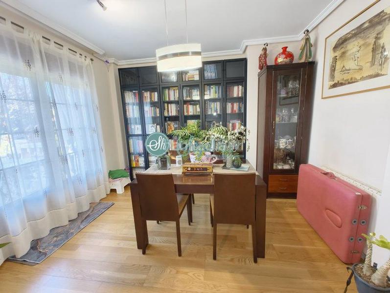 Foto 8719f0fb-6ad4-4b7e-9647-7ed62ec6abac. Chalet con riscaldamento parcheggio in Área Rural Segovia