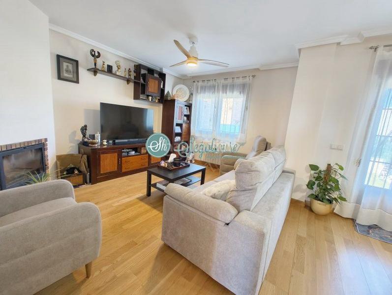 Foto b274dc3d-cb24-4906-938f-162f40f8abc4. Chalet con riscaldamento parcheggio in Área Rural Segovia