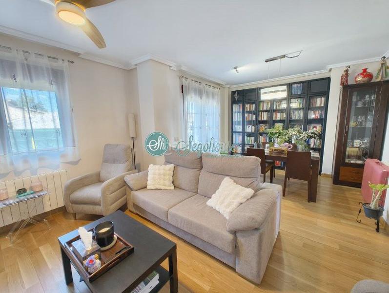 Foto d53e3b23-1d9f-4792-9076-705aade828da. Chalet con riscaldamento parcheggio in Área Rural Segovia