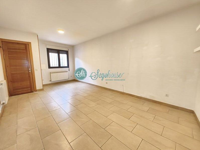 Foto 20306798-7d4b-42a0-af66-d1ba33185549. Xalet amb calefacció aparcament a Trescasas