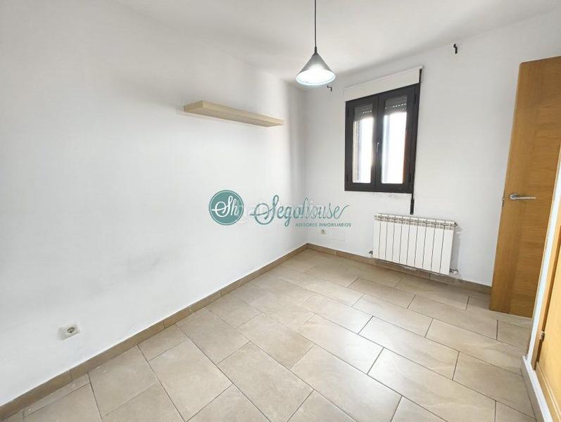 Foto 366af81a-f535-4f43-9e66-f11ea51ed1e7. Xalet amb calefacció aparcament a Trescasas