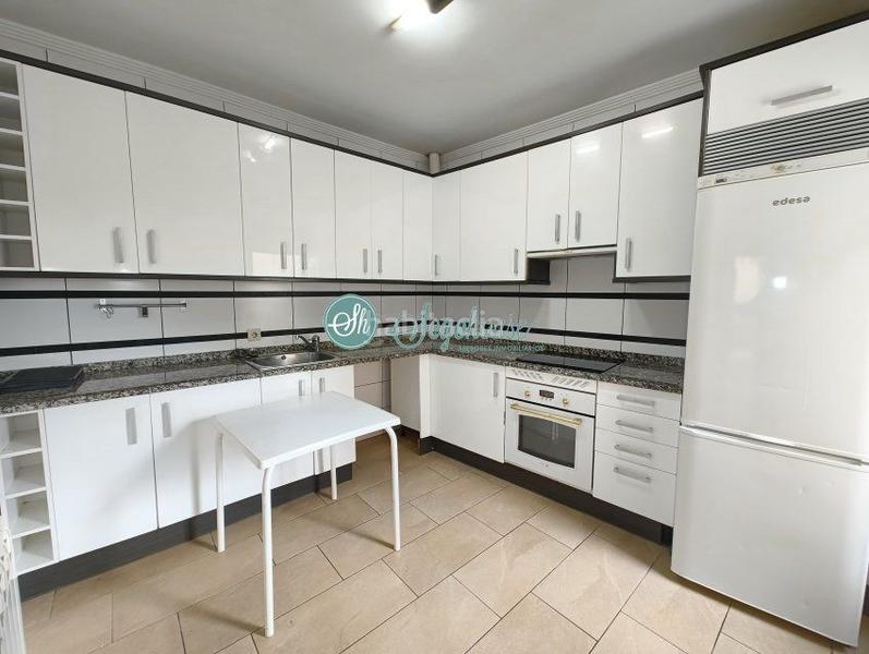 Foto ac29cb57-8edc-49a2-a904-da40d9808113. Xalet amb calefacció aparcament a Trescasas