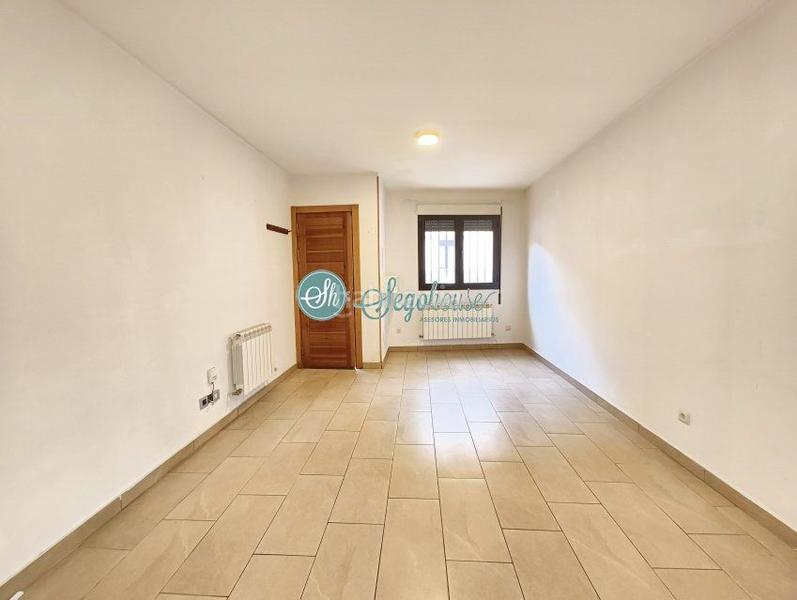 Foto afd1f146-23dd-4bcf-81f3-cafef7f280ef. Xalet amb calefacció aparcament a Trescasas