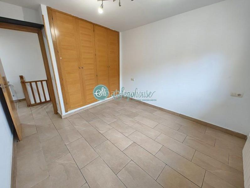 Foto d851bbdd-4656-43eb-8fa9-7dbc0e65821d. Xalet amb calefacció aparcament a Trescasas