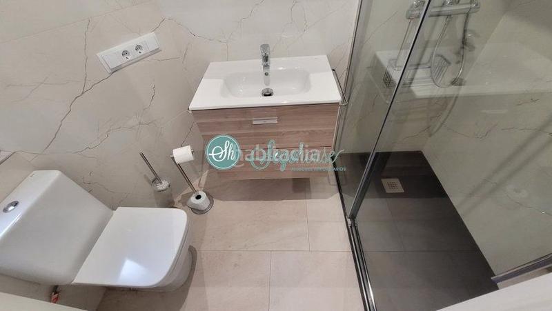 Foto 0c5916d0-1acc-4236-a949-24b0ab510d34. Alquiler piso  en alquiler en san lorenzo, 5 dormitorios. en Segovia