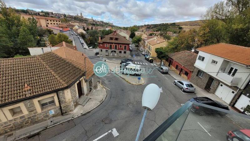 Foto 60608547-fc1c-4eef-837b-917eff75d88c. Alquiler piso  en alquiler en san lorenzo, 5 dormitorios. en Segovia