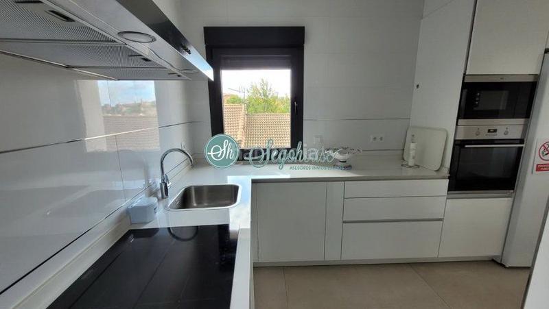 Foto 2f69ab6e-46fb-4eca-bf0e-84f7ae5c6e11. Rent flat with heating in San Lorenzo - San Marcos Segovia