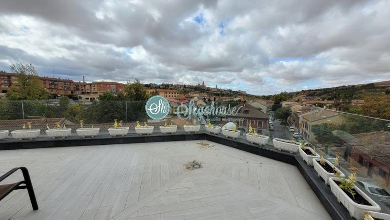 Foto 5a089e7e-4aef-4a6b-a220-741ab35d509e. Rent flat with heating in San Lorenzo - San Marcos Segovia