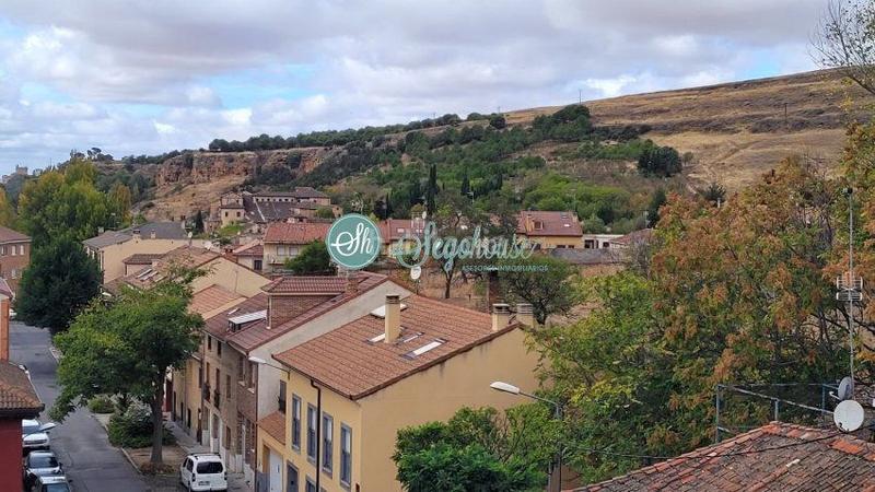 Foto a2a4aed4-4d44-4ed1-adb2-491264ecd624. Rent flat with heating in San Lorenzo - San Marcos Segovia