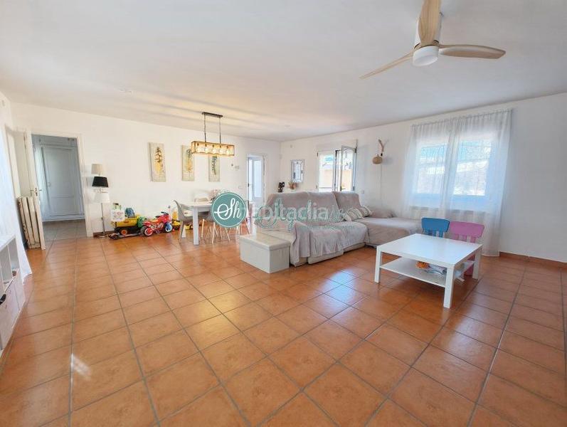 Foto 2115279e-e9e0-4192-940a-c1fc7a8a2a4d. Chalet avec chauffage parking dans Torrecaballeros