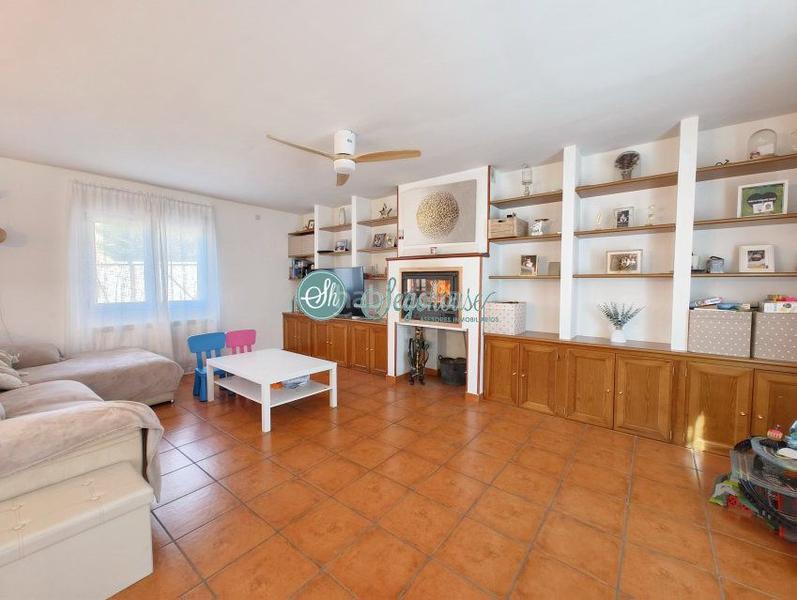 Foto 6268b505-8882-44a9-87f3-136aacf39ea2. Chalet avec chauffage parking dans Torrecaballeros