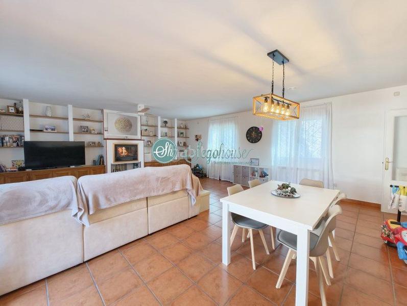 Foto 95574852-a7cb-4244-8f13-18fc040de3a4. Chalet avec chauffage parking dans Torrecaballeros