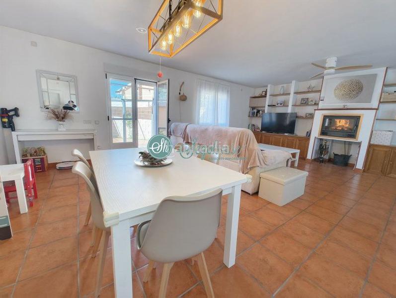 Foto a05a644a-5714-49cd-a013-a53c864953f2. Chalet avec chauffage parking dans Torrecaballeros