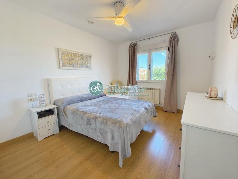 Foto e8b328f4-8a3d-4ac0-afa3-ec38db631608. Chalet avec chauffage parking dans Torrecaballeros