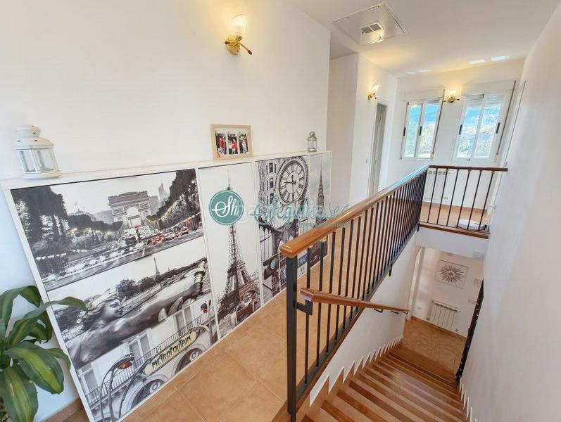 Foto f5769e0c-fe97-459e-9000-1b5d76207ed9. Chalet avec chauffage parking dans Torrecaballeros