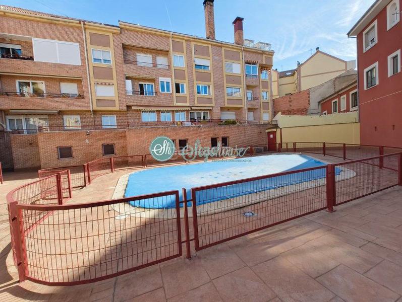 Foto 34a88b0a-e7dc-487e-be1b-9721ca52a9a4. Pis amb calefacció aparcament a Via Romana Segovia