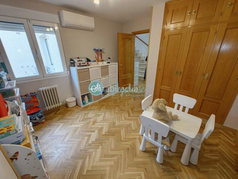 Foto ad39b188-8648-40af-841b-4a3bb0c79552. Pis amb calefacció aparcament a Via Romana Segovia