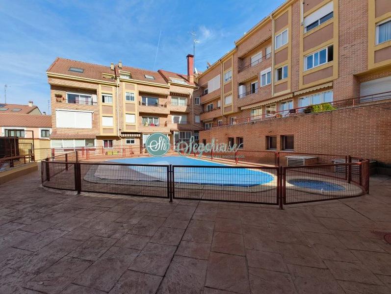 Foto da419c19-f3a7-4ca7-8d26-01752dc597d3. Pis amb calefacció aparcament a Via Romana Segovia