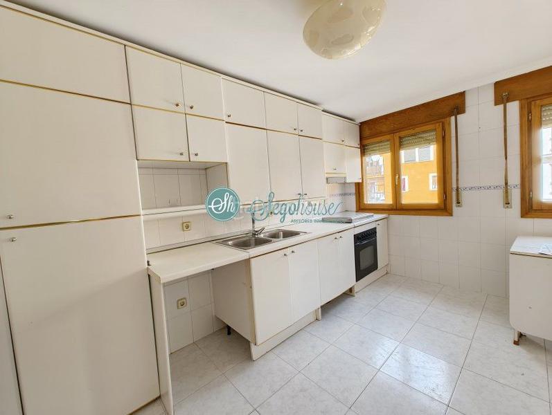 Foto 41969955-1a57-44d9-8eb5-ba8612107270. Appartamento con riscaldamento parcheggio in José Zorrilla - Padre Claret Segovia