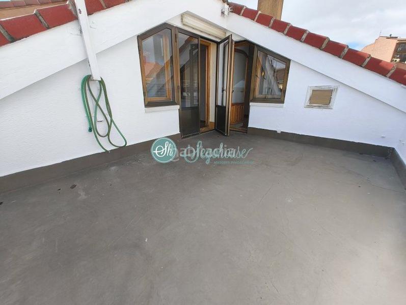 Foto 51fb0bba-8527-45d8-aa85-63010d76cbc6. Appartamento con riscaldamento parcheggio in José Zorrilla - Padre Claret Segovia