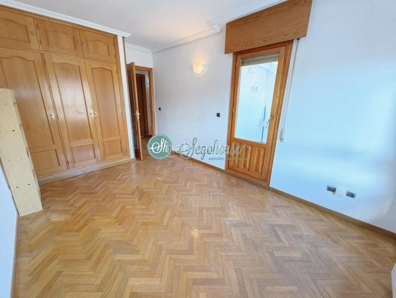 Foto 6008a930-c971-41b6-a39c-e1982831b557. Appartamento con riscaldamento parcheggio in José Zorrilla - Padre Claret Segovia