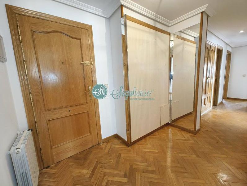 Foto 631f220c-b9a1-4aa6-a5b0-d482dd88e16f. Appartamento con riscaldamento parcheggio in José Zorrilla - Padre Claret Segovia